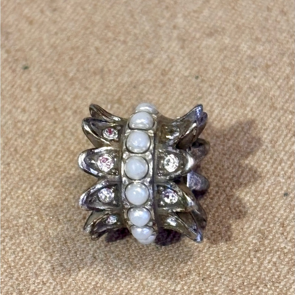 Brighton Queen Scalloped bead Silver with Glass pearls around center Retired